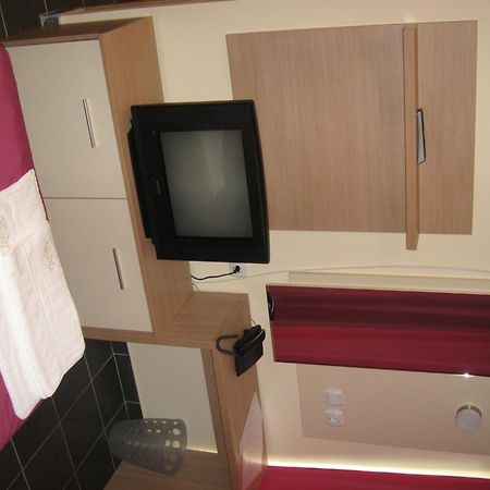 Hotel Relax Kovačica エクステリア 写真